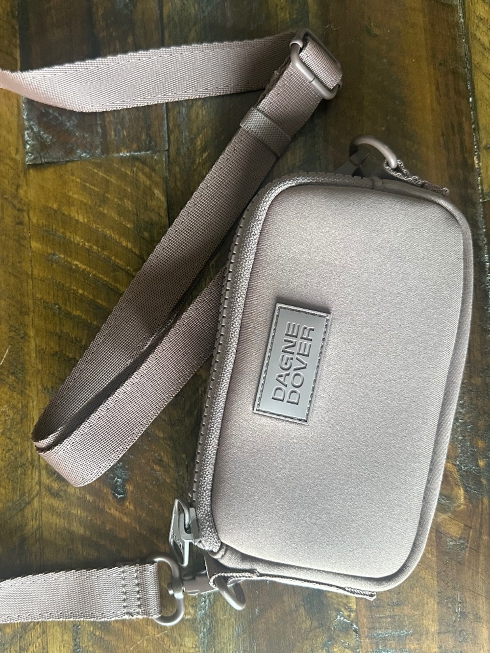 DAGNE DOVER MARA NEOPRENE PHONE SLING, DUNE